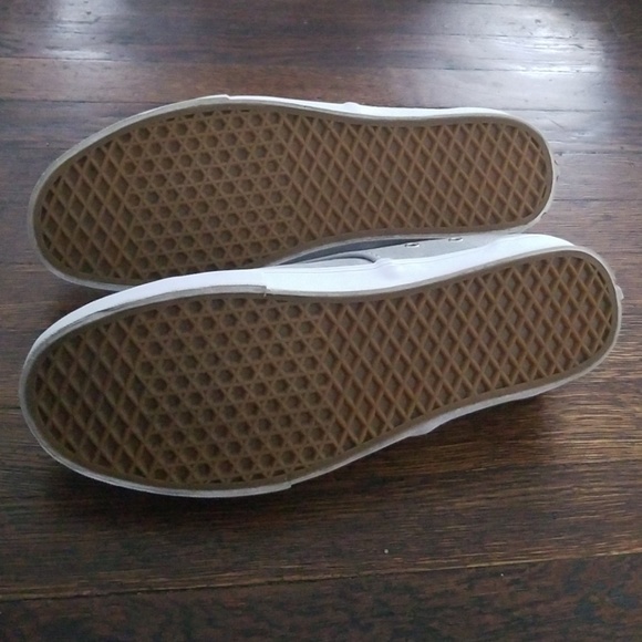 Vans - Picture 2 of 2